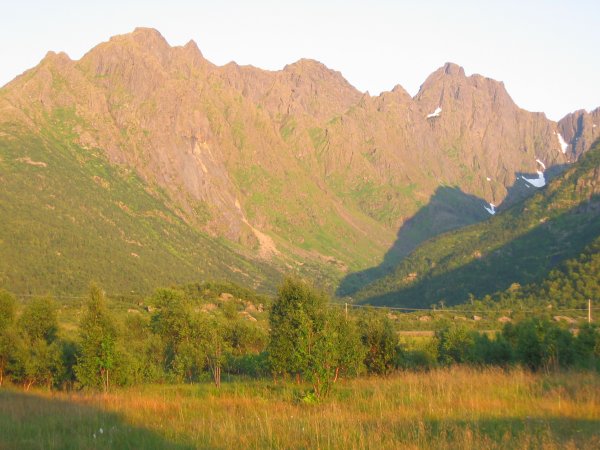 Vassdalen i midnattsol